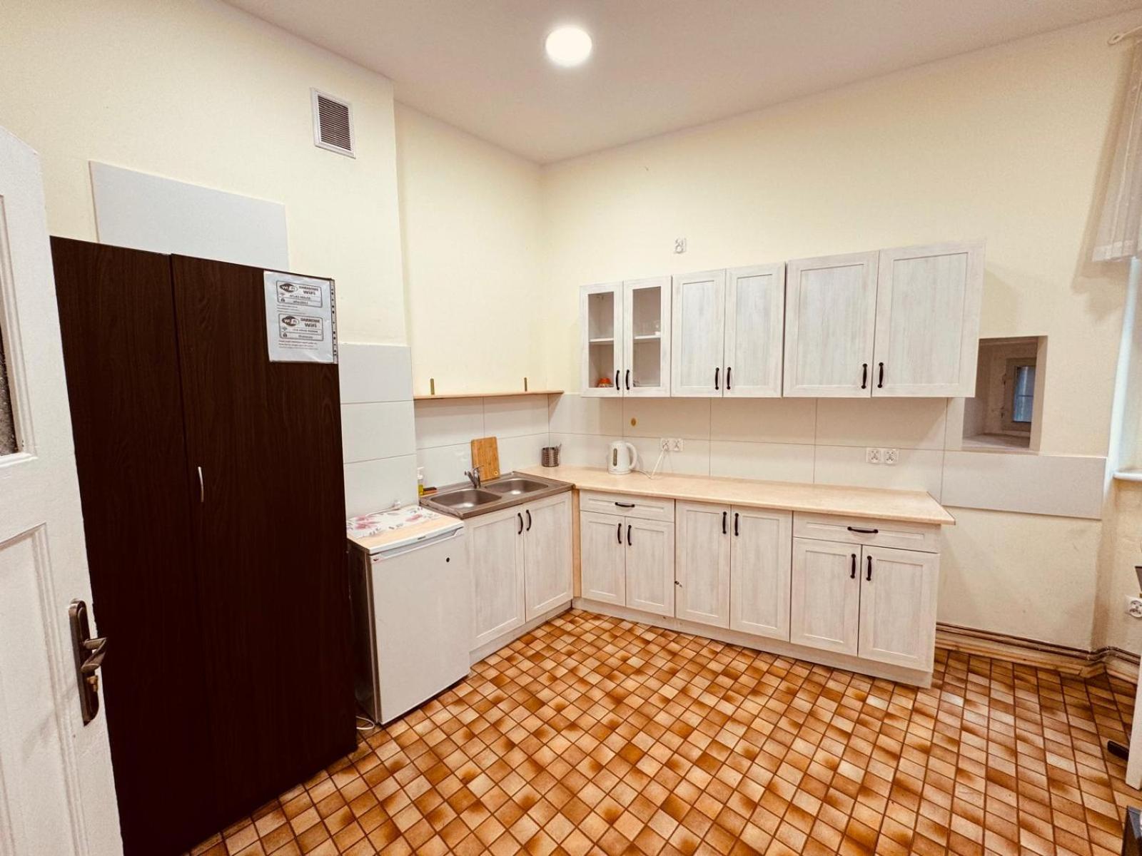 Lilia House Hostel พอซนาน ภายนอก รูปภาพ