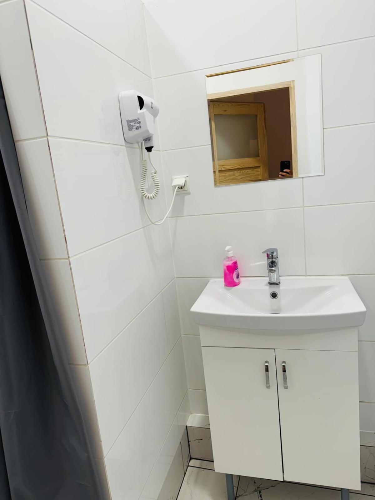 Lilia House Hostel พอซนาน ภายนอก รูปภาพ