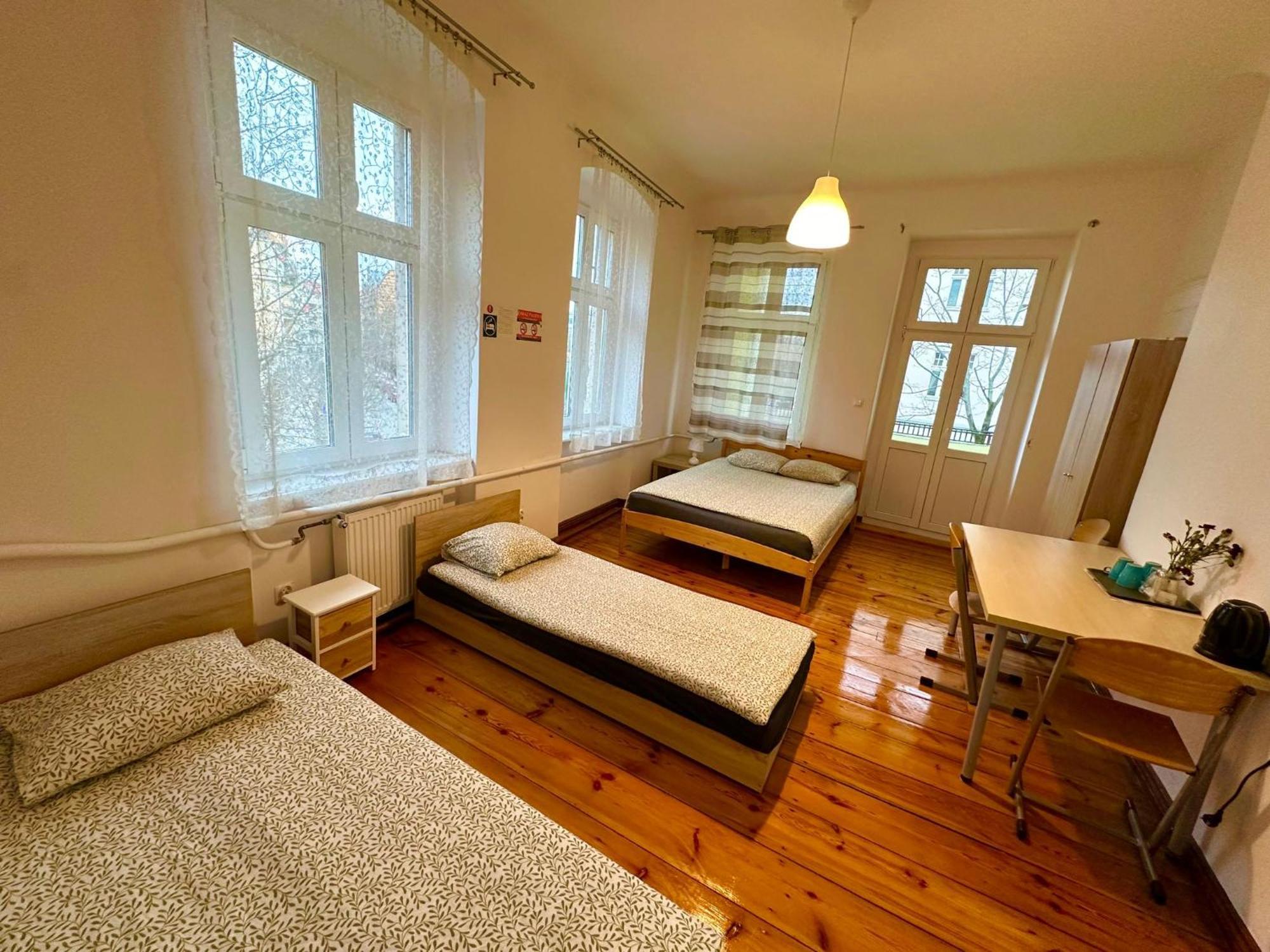 Lilia House Hostel พอซนาน ภายนอก รูปภาพ