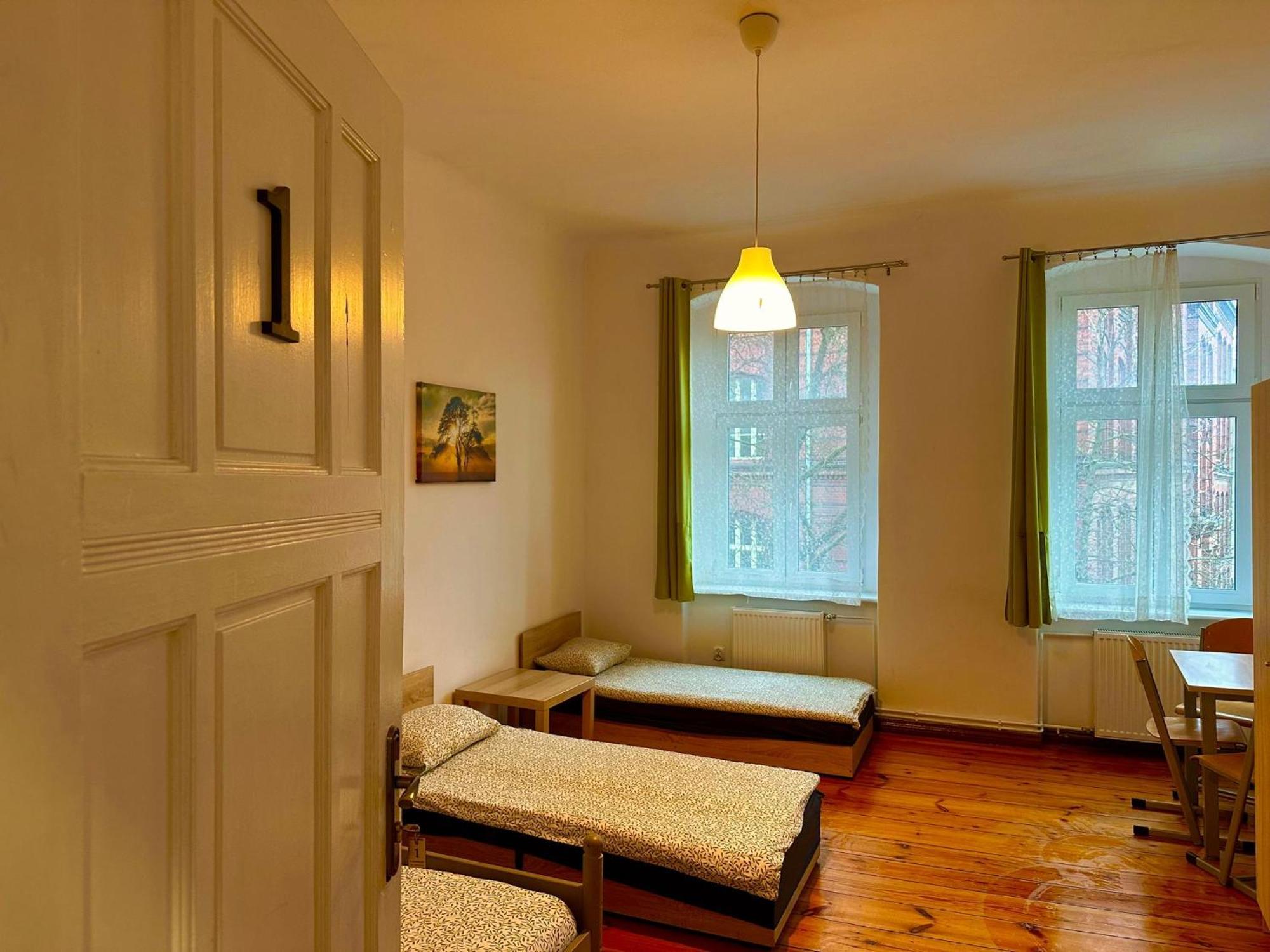 Lilia House Hostel พอซนาน ภายนอก รูปภาพ