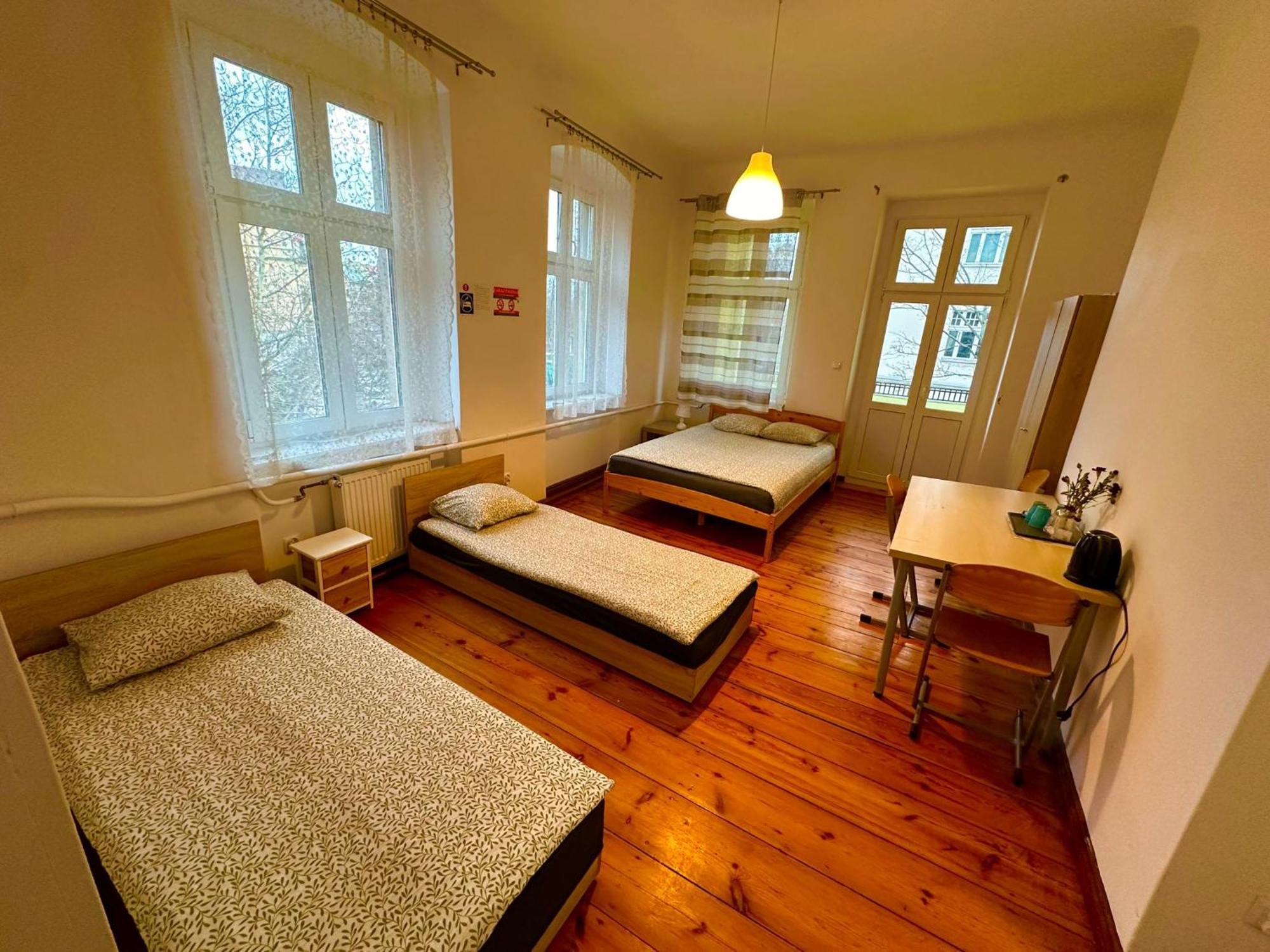 Lilia House Hostel พอซนาน ภายนอก รูปภาพ