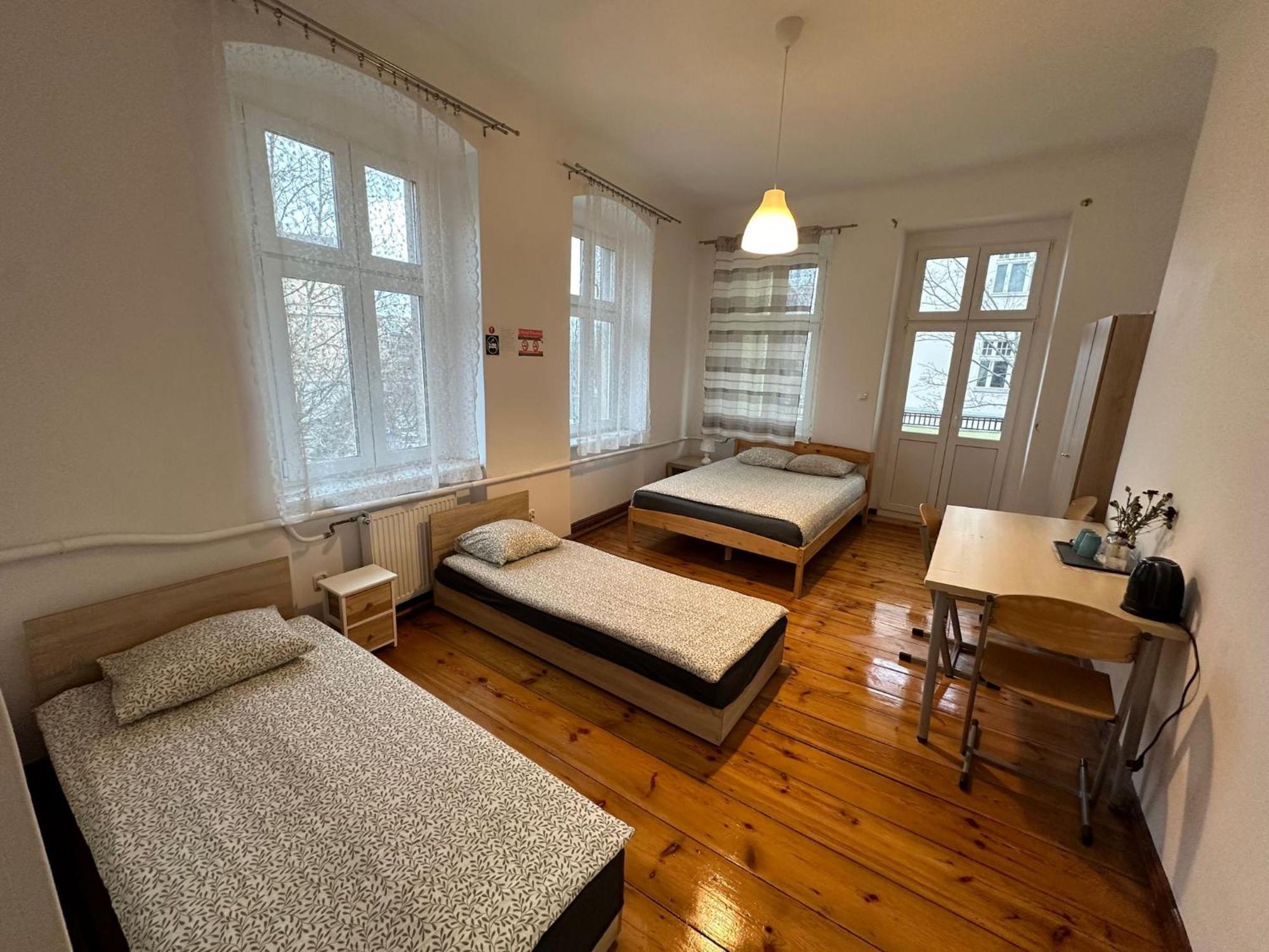 Lilia House Hostel พอซนาน ภายนอก รูปภาพ